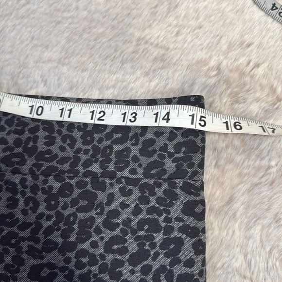 LOFT | Leopard Print Ponte Leggings, Size M, NWT - Picture 3 of 11